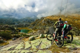 Na niektoré miesta sme sa dostali na horských bicykloch.